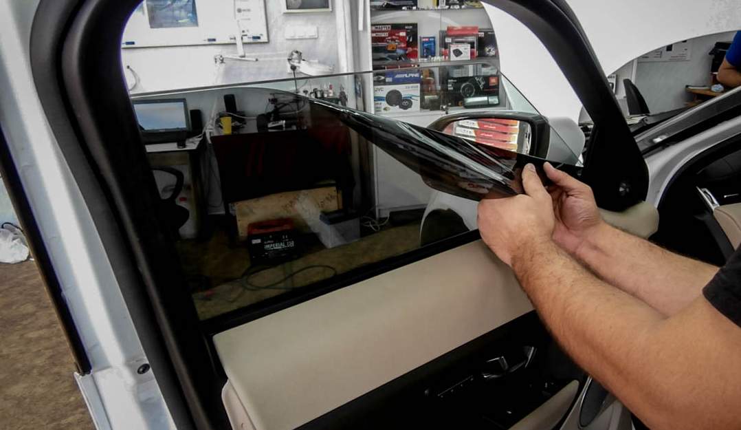 Растонирование стекол автомобиля: что это такое?